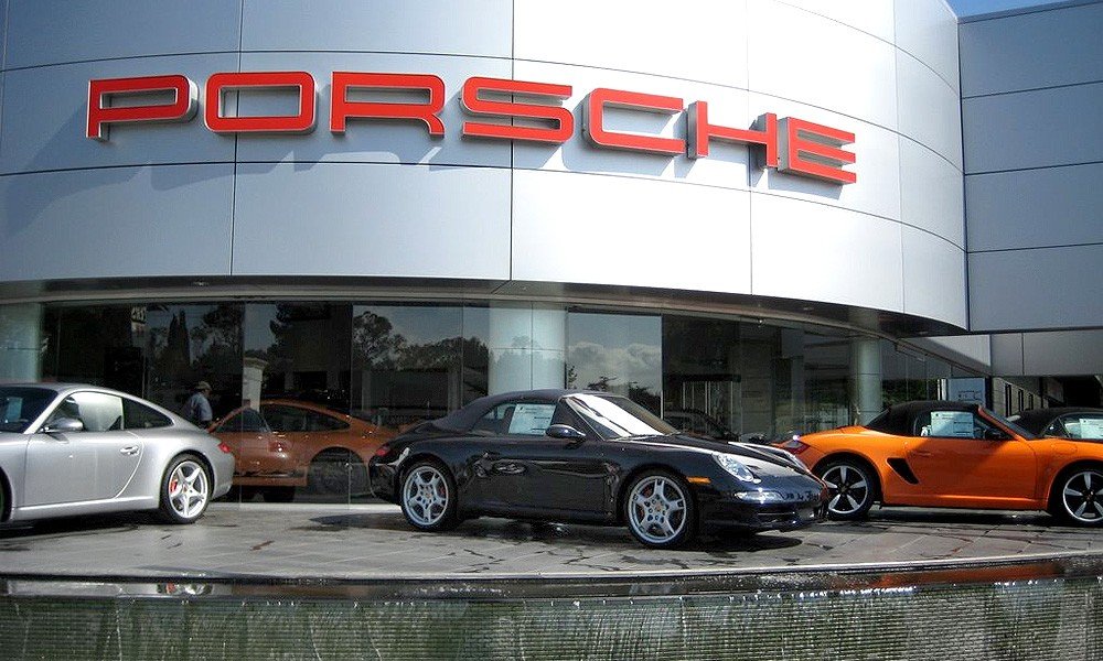 В Барнауле откроется шоу-рум Porsche