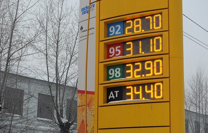 Дефицит топлива из-за взрыва на Ачинском НПЗ Алтайскому краю пока не грозит