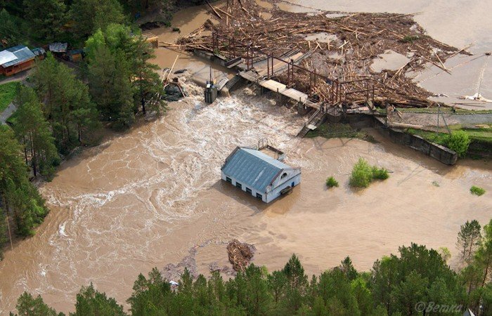 Наводнение на Алтае может сорвать летний туристический сезон