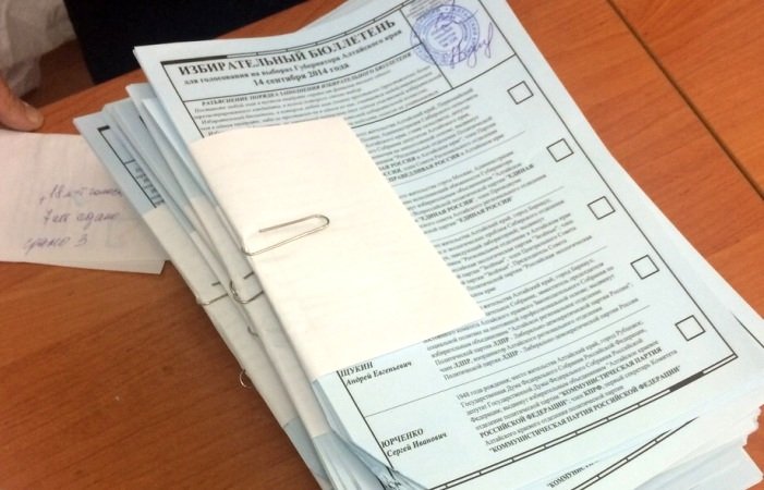 Экзит-полы: Александр Карлин набирает 77% голосов на выборах