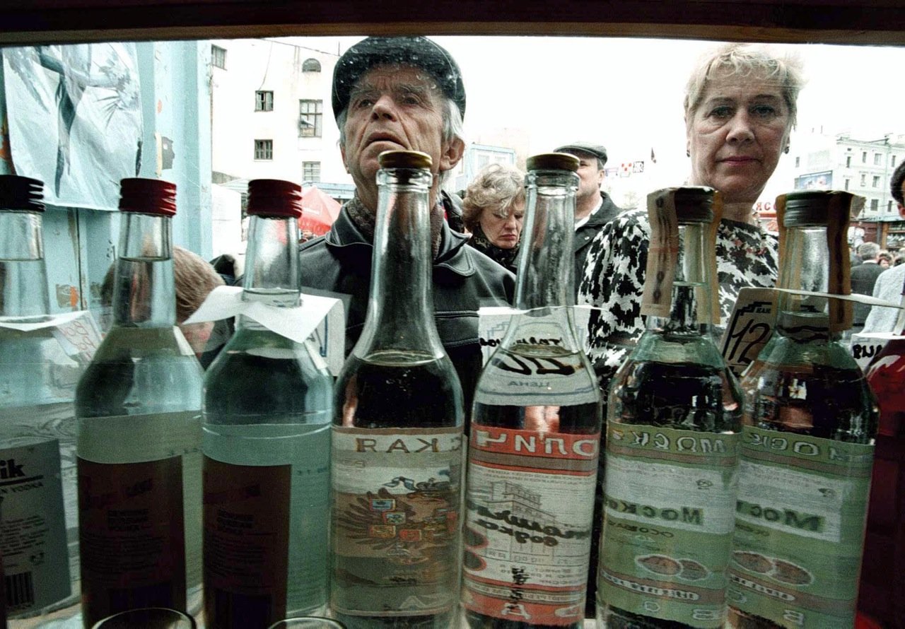 В киосках хотят снова разрешить торговать алкоголем и сигаретами