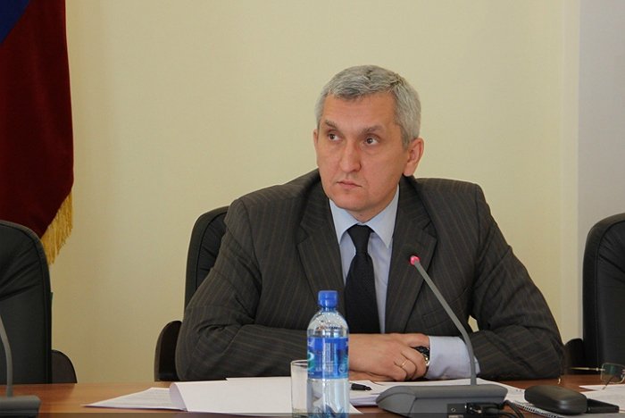 Вице-губернатору Виталию Снесарю отдали в подчинение краевые управления по экономике, туризму и связи