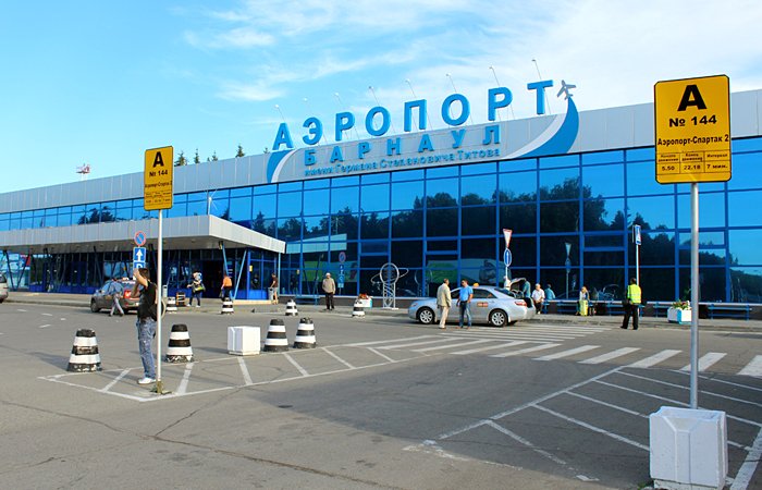 Авиасообщение Барнаула с Томском могут возобновить в 2015 году