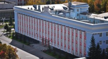 Чиновник администрации Алтайского края получил выговор за предпринимательство