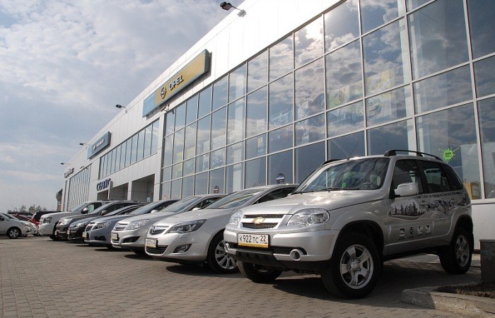 Продажи автомобилей в Барнауле упали меньше, чем в других сибирских городах