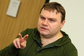 плющ