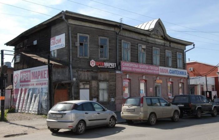 Столетнее здание в Барнауле на Льва Толстого вновь никто не захотел купить