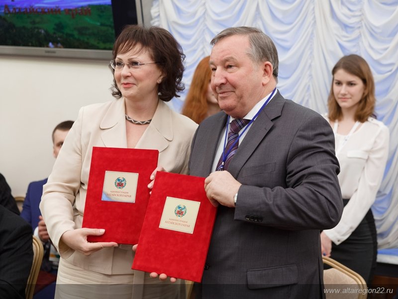 Алтайский край договорился о сотрудничестве с предпринимателями и кредиторами