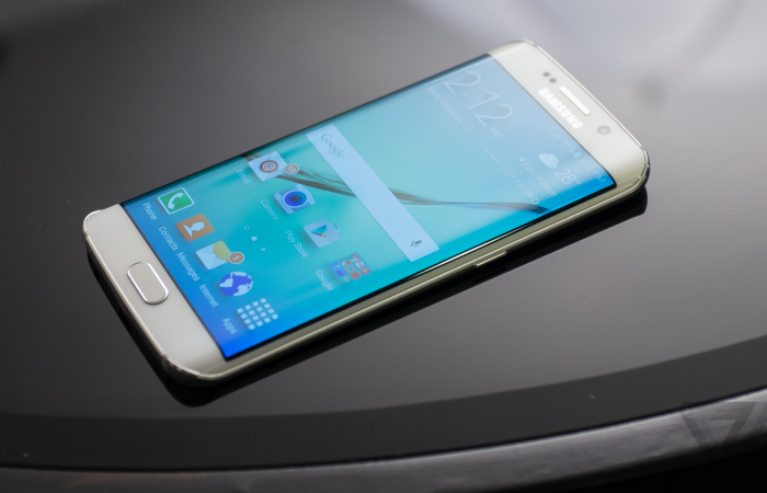 В Алтайском крае стартовали продажи «трёхсторонних» смартфонов Samsung Galaxy S6