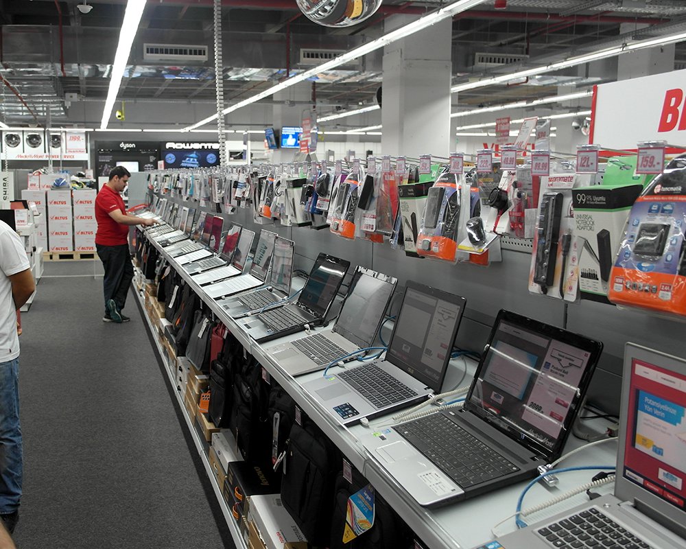 Торговые сети начали снижать цены на электронику и бытовую технику