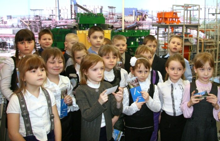 На «Алтай-Коксе» провели экскурсии для школьников и студентов