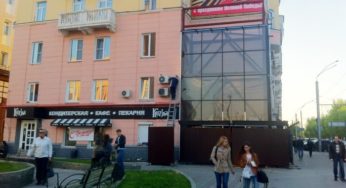 Барнаульские власти заявили, что не разрешали возводить пристройку на проспекте Ленина