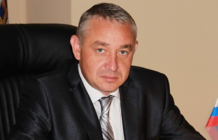 В Алтайском крае главу администрации района задержали по подозрению во взятке