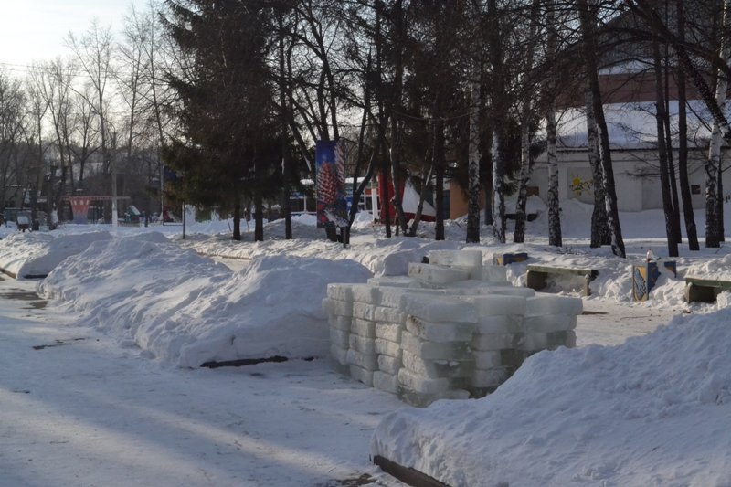 Власти Барнаула начали искать строителя снежного городка за 300 тысяч рублей