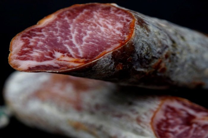 Предприниматель из Тальменки вялит мясо по-испански