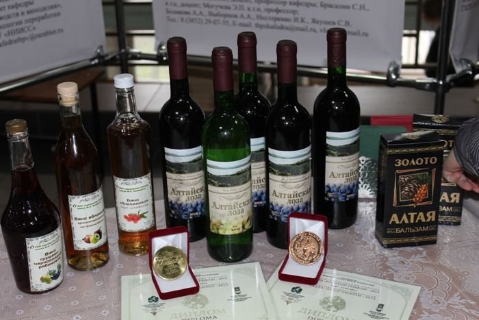Первое алтайское розовое вино отправляется в Москву на выставку «РосБиоТех-2015»