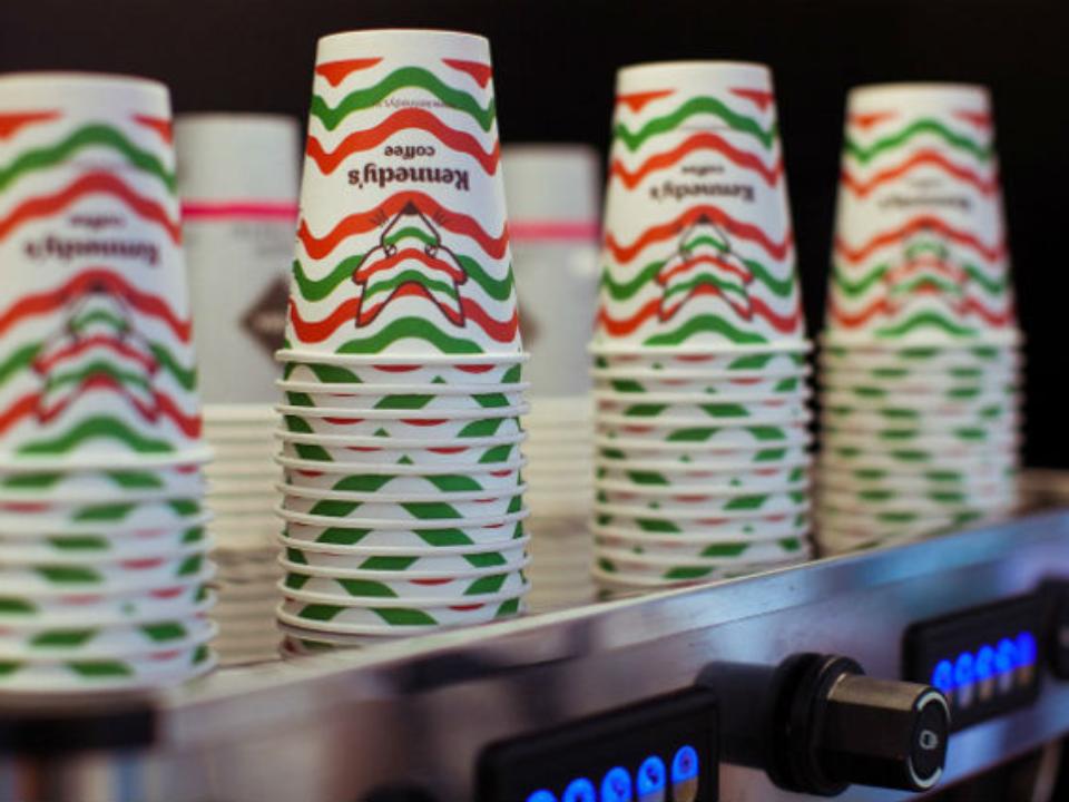Сеть Kennedy`s Coffee открыла две микро-кофейни в новой дизайн-концепции