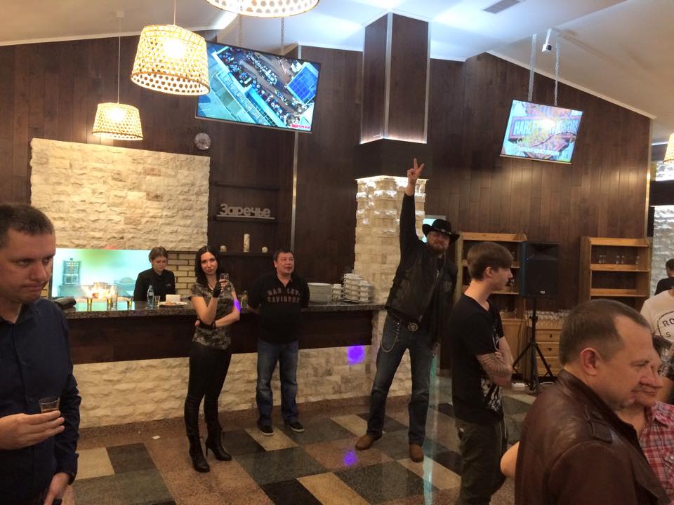 В Барнауле на закрытой вечеринке Harley-Davidson Party презентовали новые байки прямо в ресторане