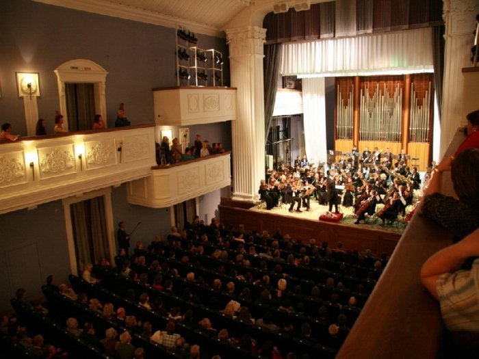 В Барнауле споют солисты Мариинского театра