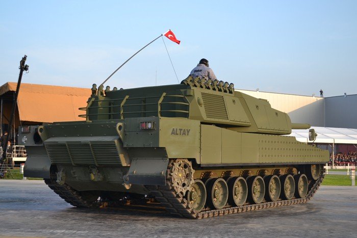 Потребует ли Россия от Турции переименовать танк «Алтай»?