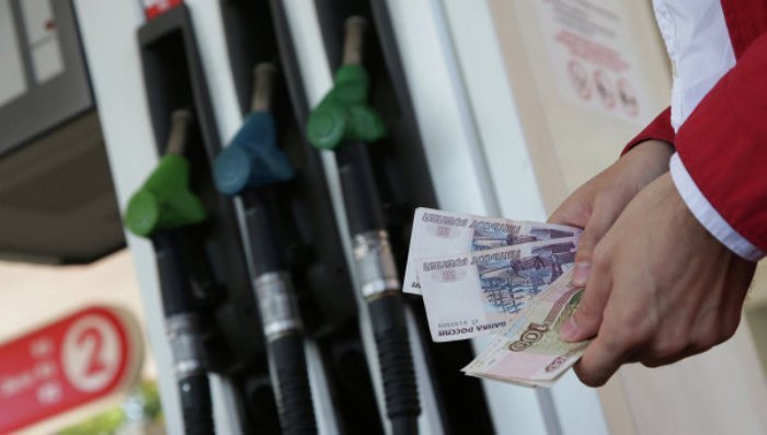Цифра дня: Минфин предлагает повысить акцизы на бензин на 2 рубля