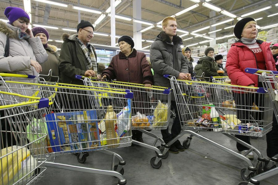 444 рубля тратят сибиряки за один поход в магазин