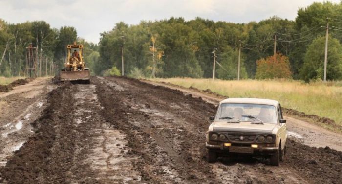 Алтайский край получит на ремонт сельских дорог 196 миллионов рублей