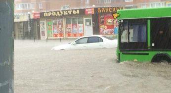 Дожди: на Алтае затопило трассу, в Новосибирске – метро (фото и видео)
