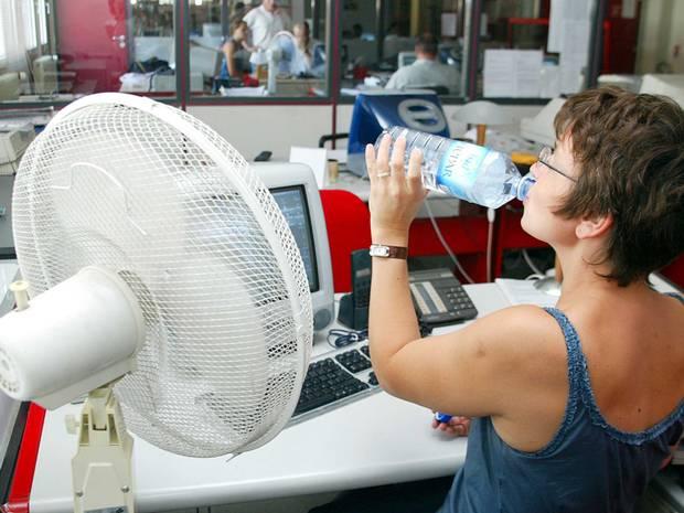 Роструд: в 30-градусную жару работодатели должны сокращать рабочий день