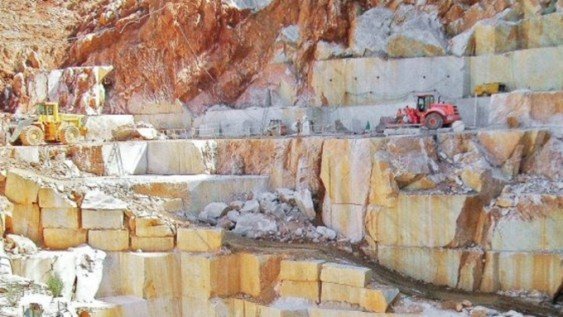 Сибнедра выставили на аукцион два месторождения мрамора на Алтае