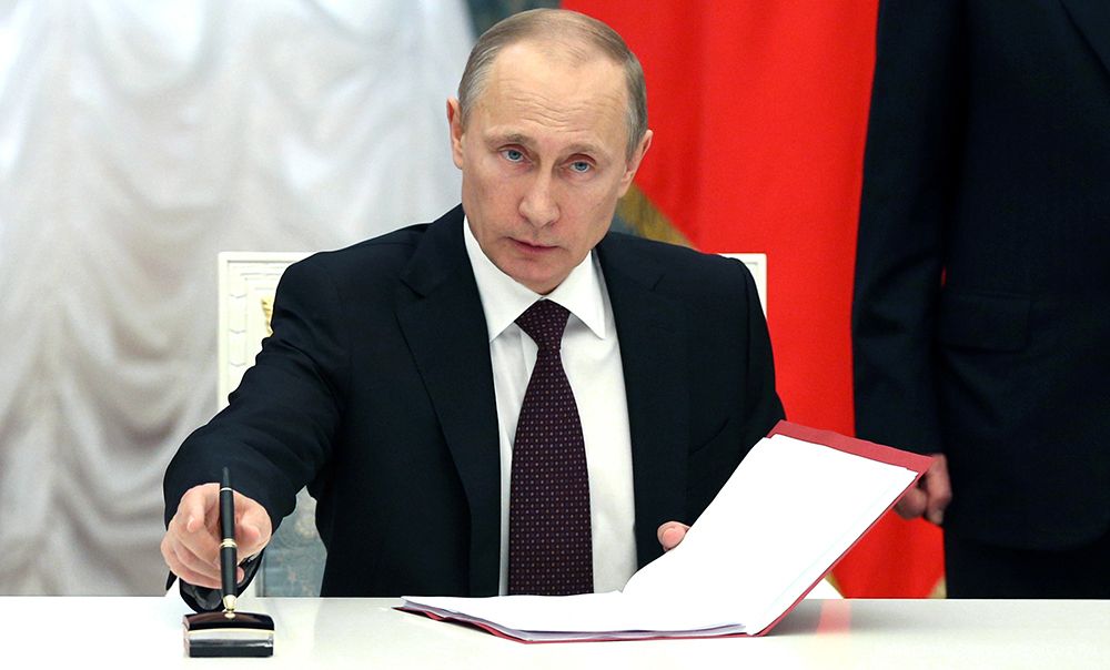 Путин подписал закон об ограничении деятельности коллекторов