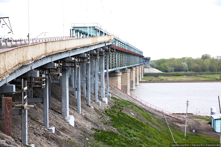 Суд дал мэрии Барнаула срок на ремонт коммунального моста