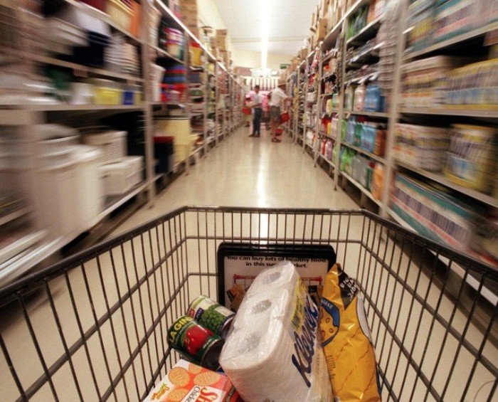 Жители края стали меньше покупать в магазинах и чаще питаться дома