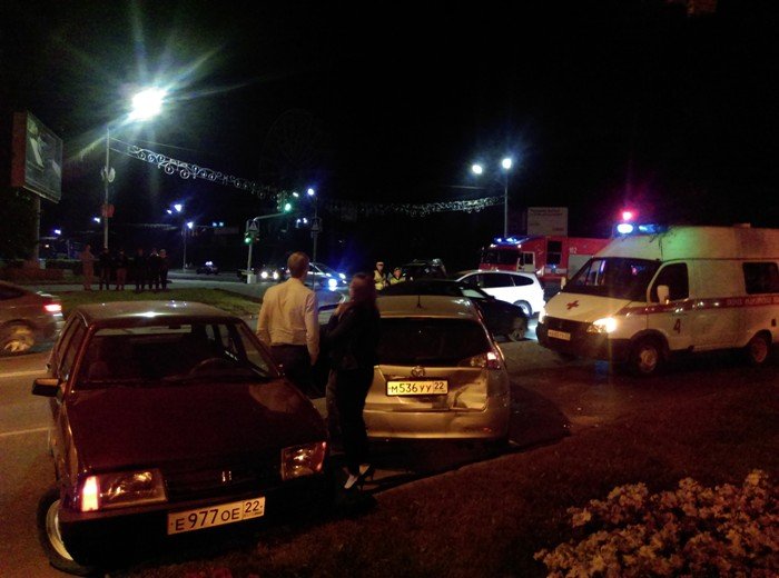 ДТП с шестью автомобилями произошло в Барнауле