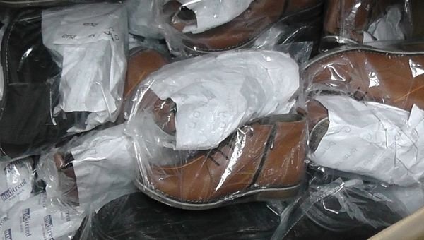 На Алтае из оборота изъято более 200 000 единиц контрабандной одежды, обуви и прочего промышленного контрафакта