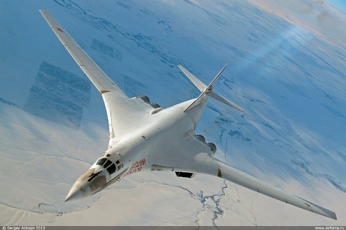 Стратегические бомбардировщики Ту-160 уже три недели пролетают над Рубцовском "по делам"
