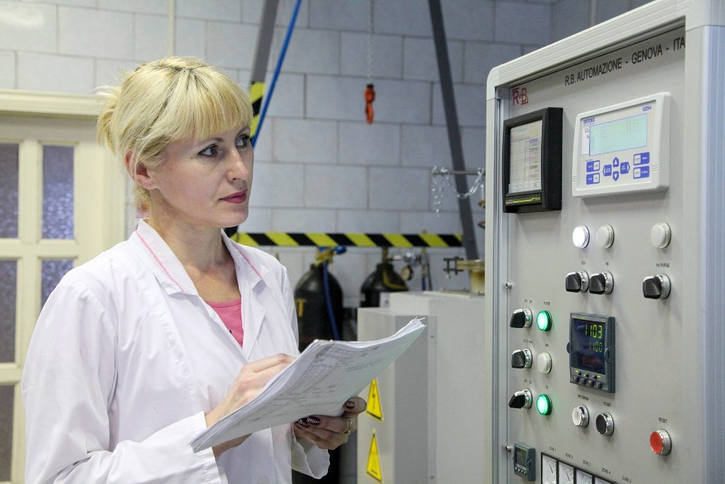 На Алтай-Коксе внедрили новое оборудование для оценки качества продукции