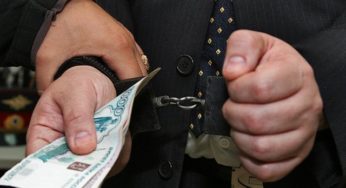На Алтае глава администрации и депутат сельского района отделались штрафами за взятку