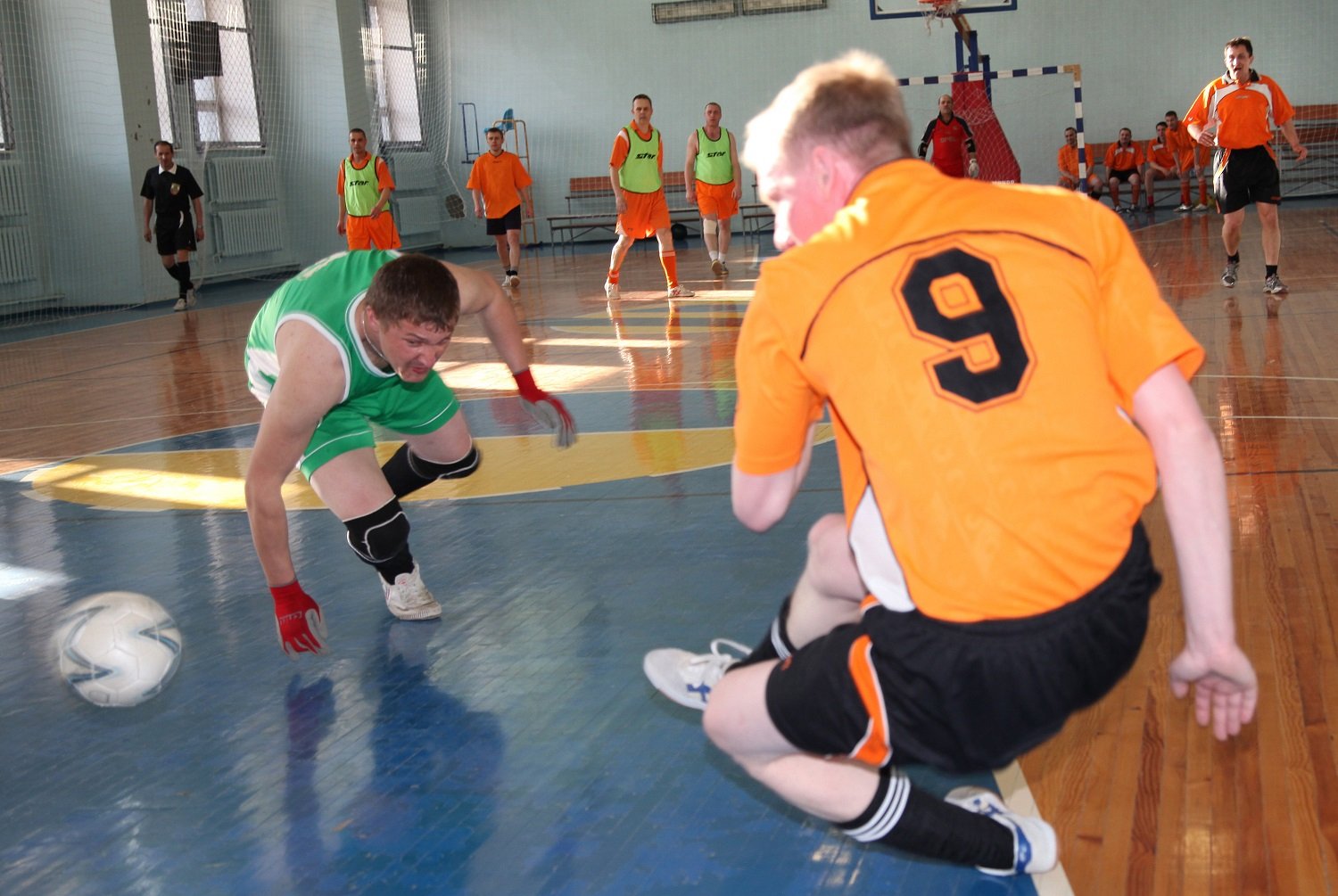 На Алтай-Коксе прошли соревнования по футболу