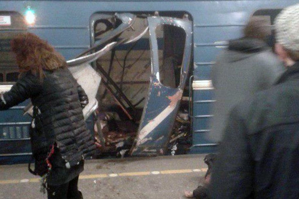 Жена и внучка алтайского бизнесмена пострадали при взрыве в питерском метро