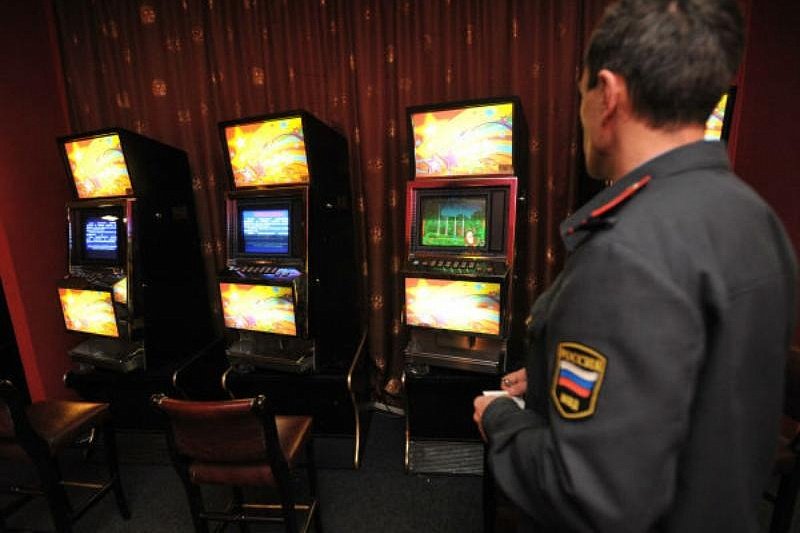 В Бийске за организацию азартных игр перед судом предстанет бывший полицейский