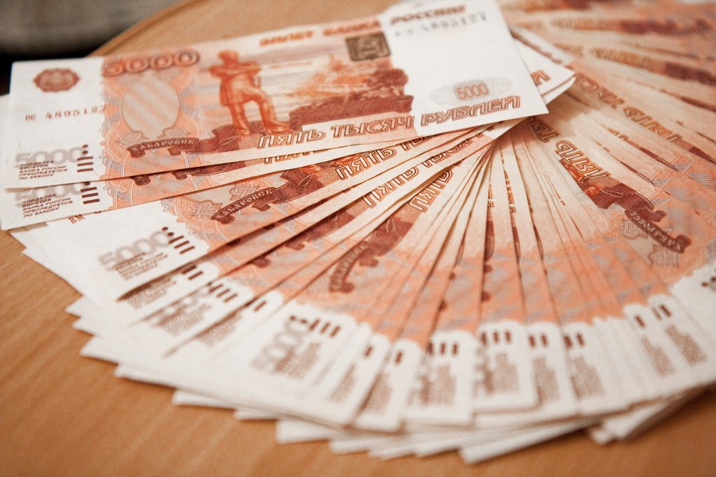 Половина месячного дохода у заемщиков Алтайского края уходит на погашение кредитов