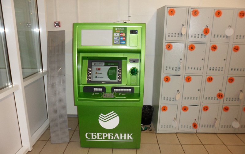 Сбербанк и ВТБ уверены в надежности банкоматов от проникновения фальшивок