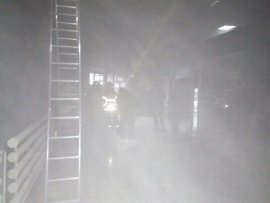 Пожарные справились с огнем в барнаульском ТЦ "Старый базар"