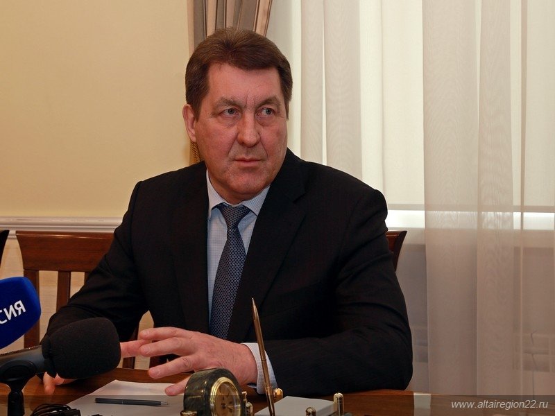 Указание о проверке торговых центров Барнаула дал Сергей Дугин