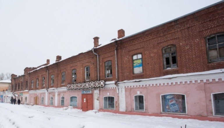Знаменитый "суховский" универмаг в Барнауле снова не удалось продать