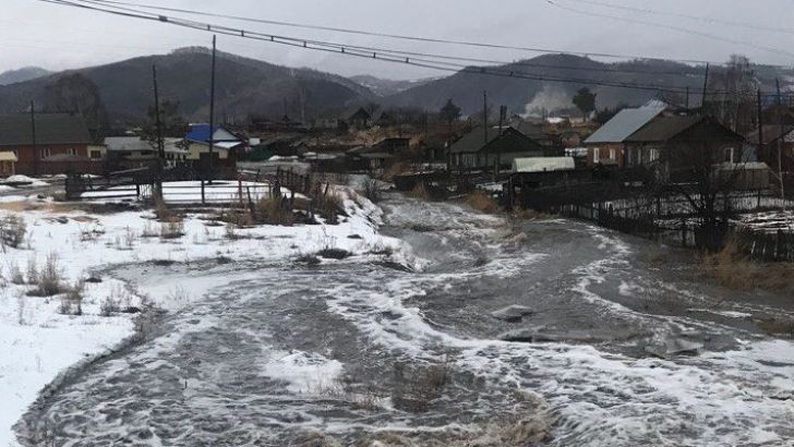 Пострадавшие от паводка на Алтае получат 400 млн рублей от правительства России