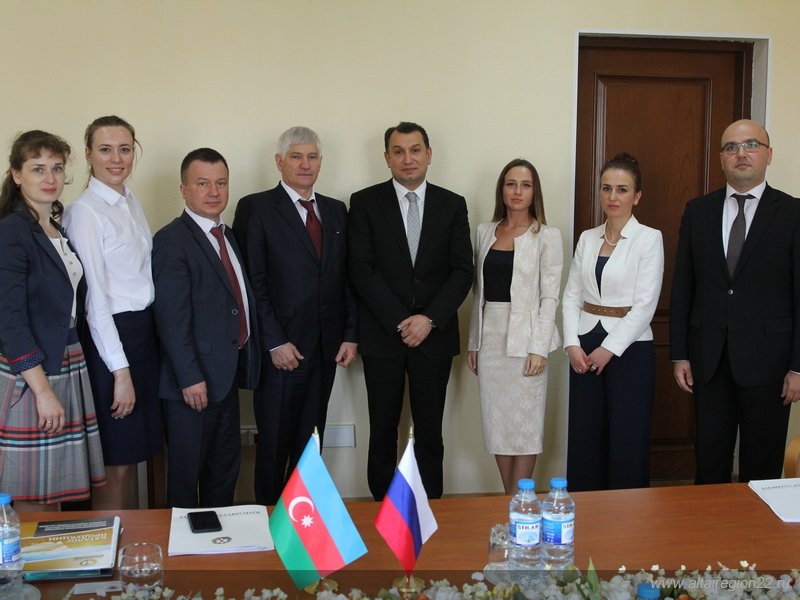 Алтай расширит экономические связи с Азербайджаном