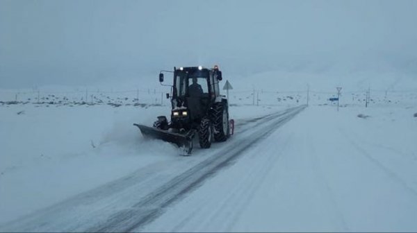 Прокуратура указала дорожникам на проблемы с уборкой снега на Чуйском тракте