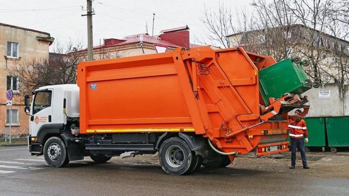 Мэр Новосибирска Анатолий Локоть: «Мы не допустим мусорного коллапса»